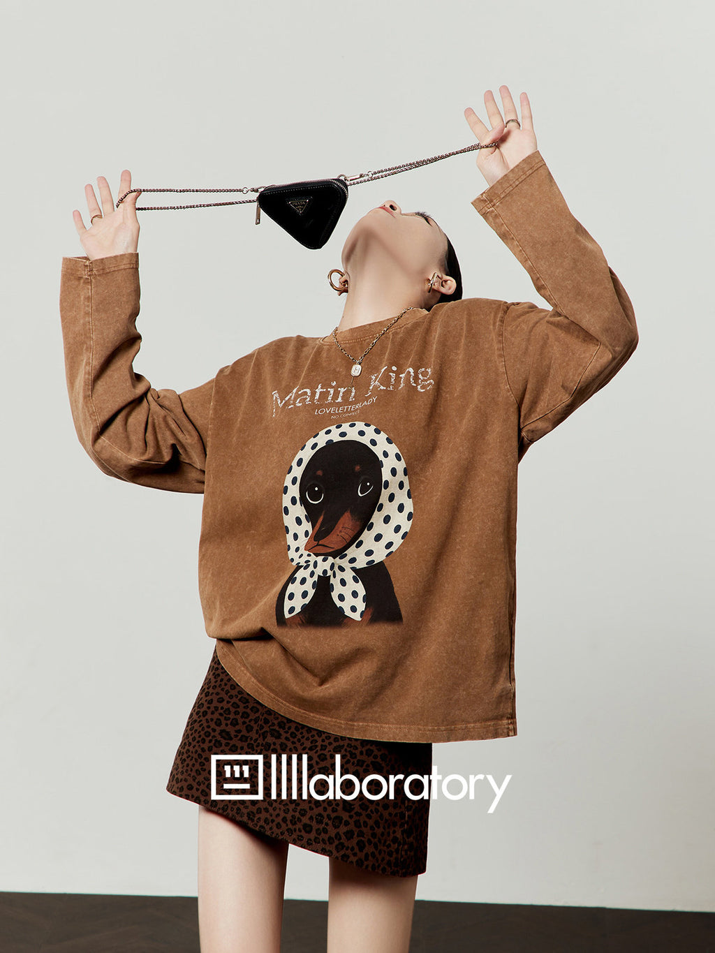 Floral Scarf Pet Distressed Tee — product image 3: 主图_02